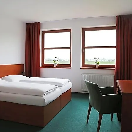 Sporthotel Hostivice 3*