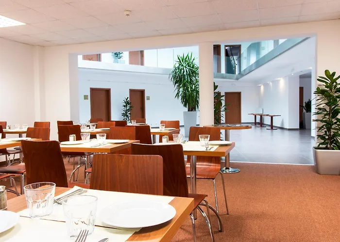 Sporthotel Hostivice هوستيفايس