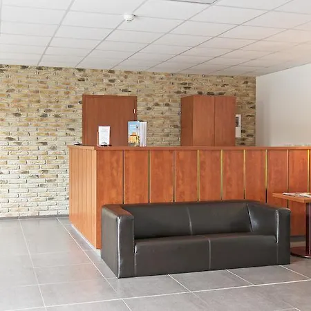 Sporthotel Hostivice Hotel 3*